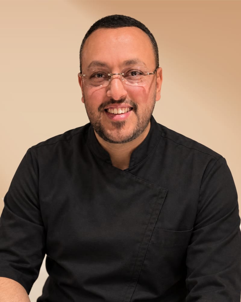 Hamza, Fachfußpfleger und Masseur bei Maru Kosmetik in Karlsruhe-Grötzingen